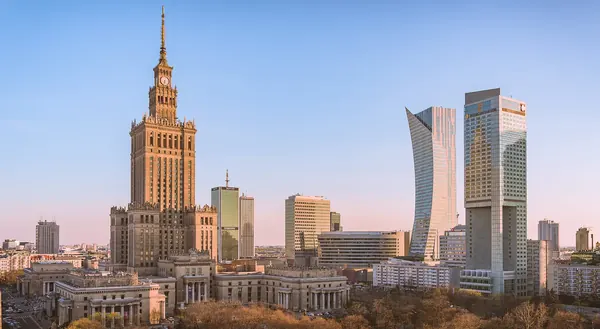 Panorama Warszawy — rejestracja spółek z Opti Office